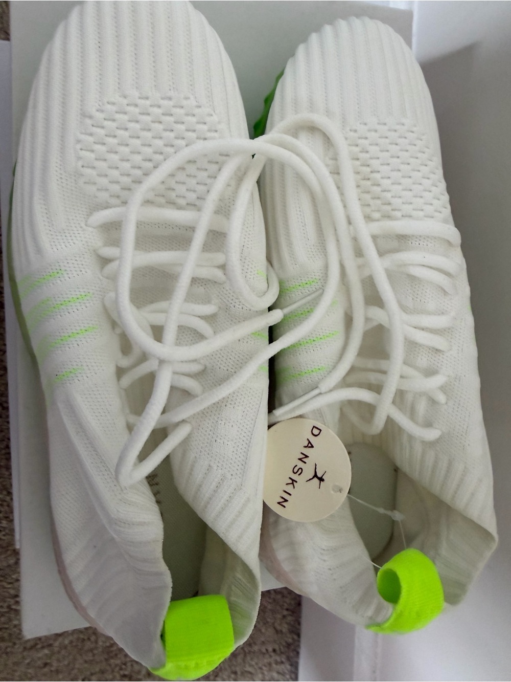 New Women’s Danskin White Knit Ultra Light Comfort Memory Form Sneakers